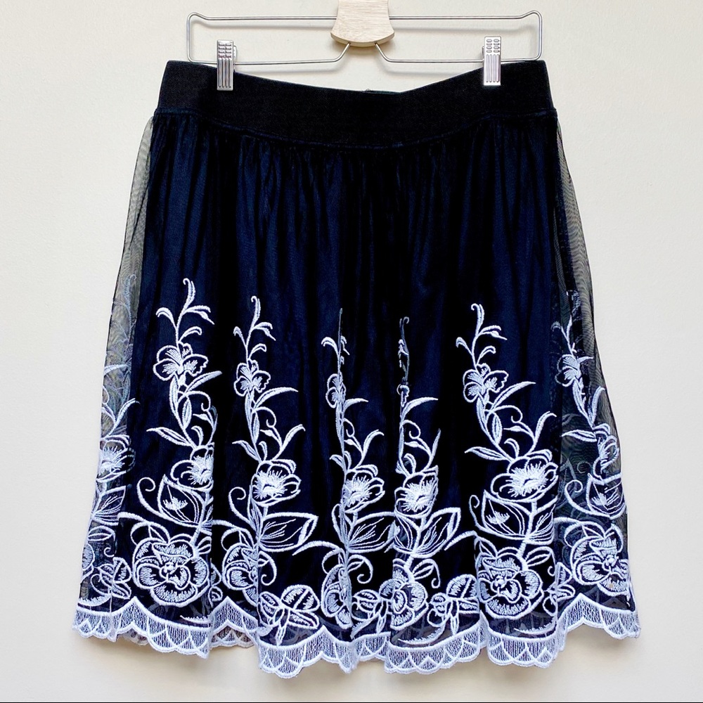 Alfani Black Chiffon Lace Skirt size large